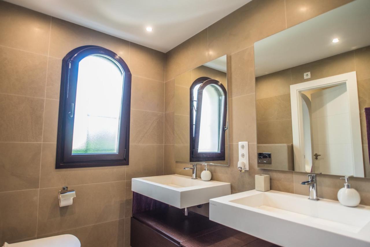 Luxurioese Und Grossraeumige Villa Mit Community Pool, Sicht Auf Das Mittelmeer Sowie Dem Mar Menor, La Manga Club Atamaría Extérieur photo